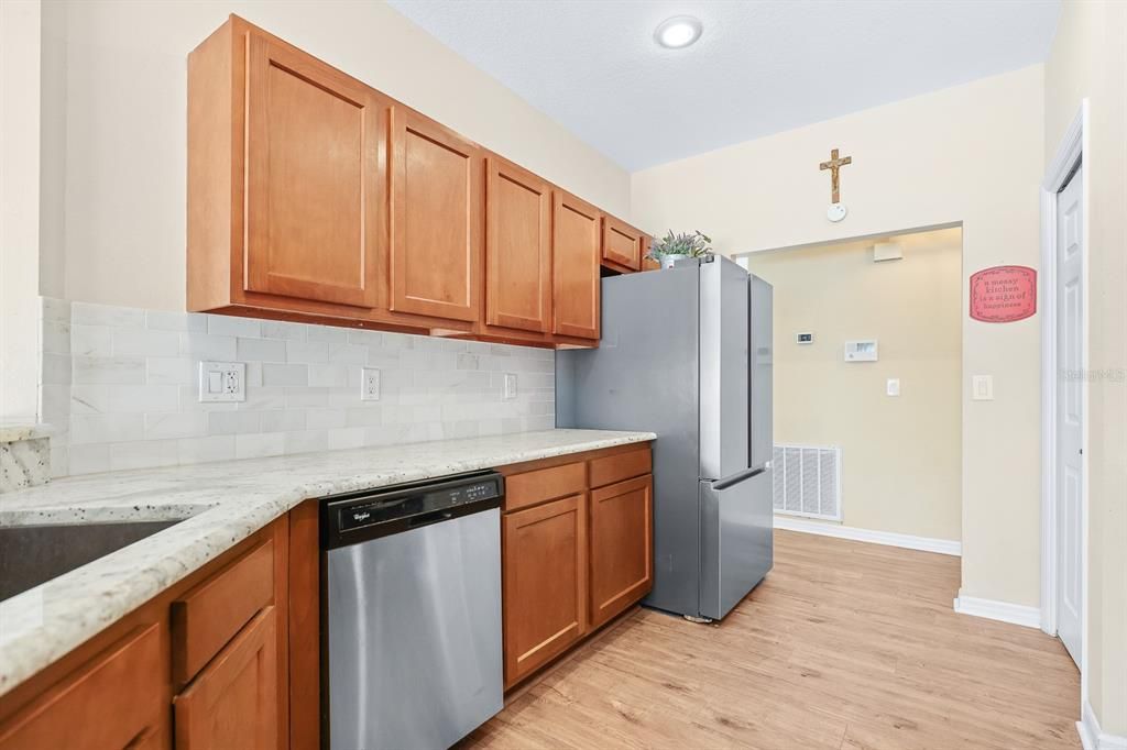 Active With Contract: $400,000 (3 beds, 2 baths, 1857 Square Feet)