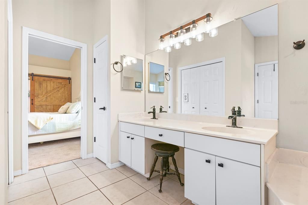 Active With Contract: $400,000 (3 beds, 2 baths, 1857 Square Feet)