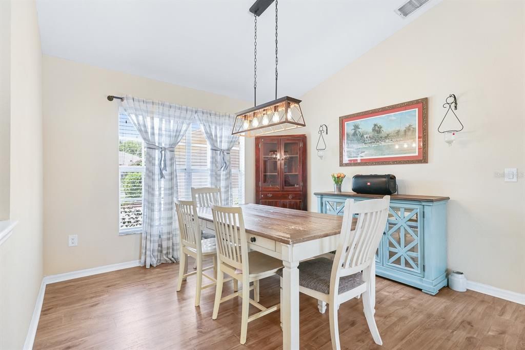 Active With Contract: $400,000 (3 beds, 2 baths, 1857 Square Feet)
