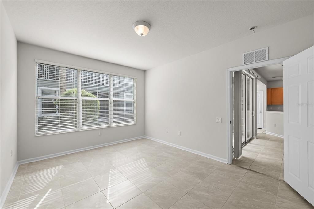 На продажу: $225,000 (3 спален, 2 ванн, 1401 Квадратных фут)