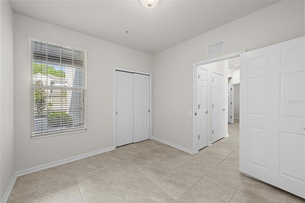 На продажу: $225,000 (3 спален, 2 ванн, 1401 Квадратных фут)