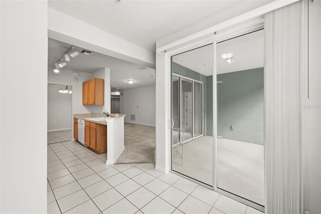 На продажу: $225,000 (3 спален, 2 ванн, 1401 Квадратных фут)