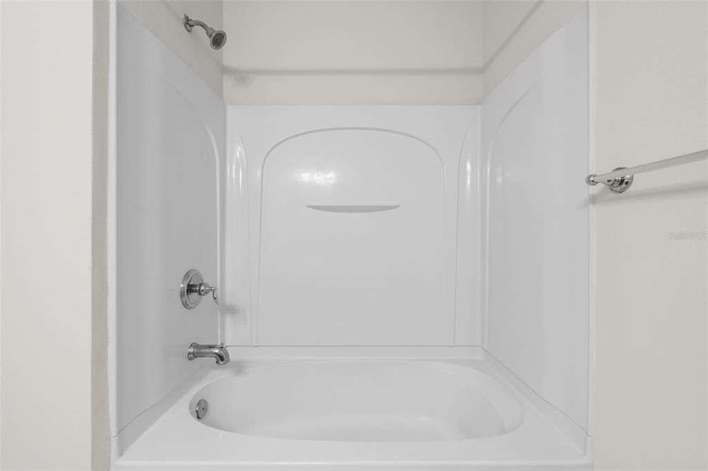 На продажу: $225,000 (3 спален, 2 ванн, 1401 Квадратных фут)