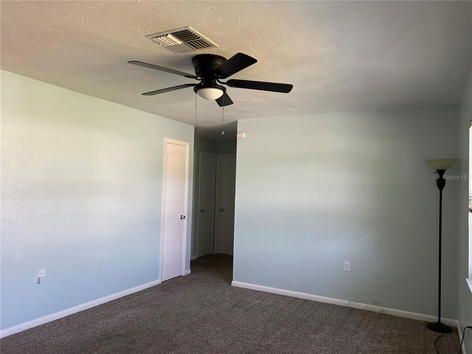 Activo con contrato: $197,500 (2 camas, 1 baños, 1360 Pies cuadrados)