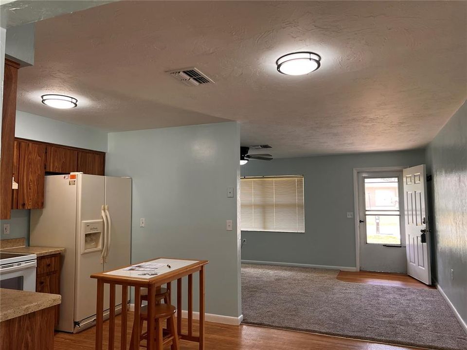 Activo con contrato: $197,500 (2 camas, 1 baños, 1360 Pies cuadrados)
