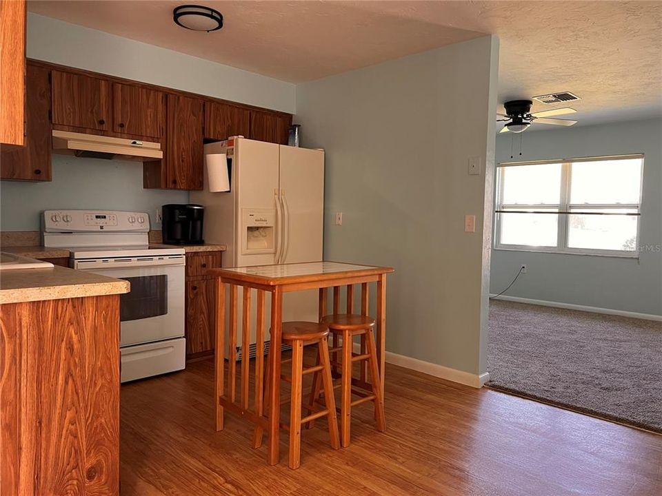 Activo con contrato: $197,500 (2 camas, 1 baños, 1360 Pies cuadrados)
