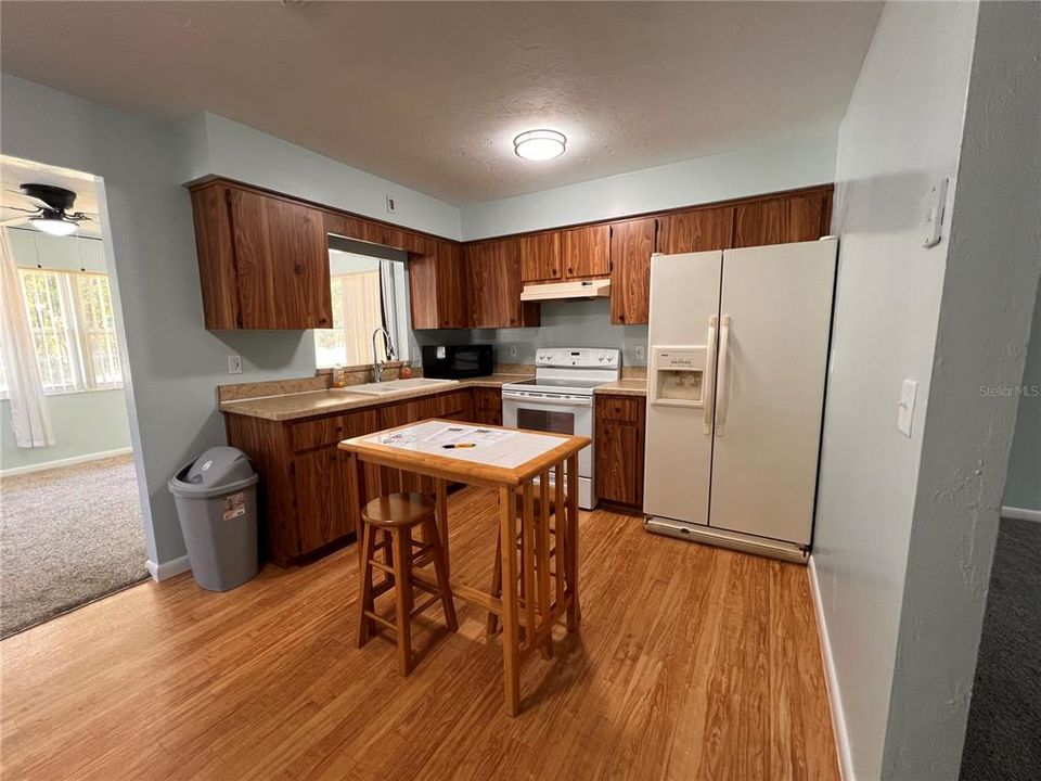 Activo con contrato: $197,500 (2 camas, 1 baños, 1360 Pies cuadrados)