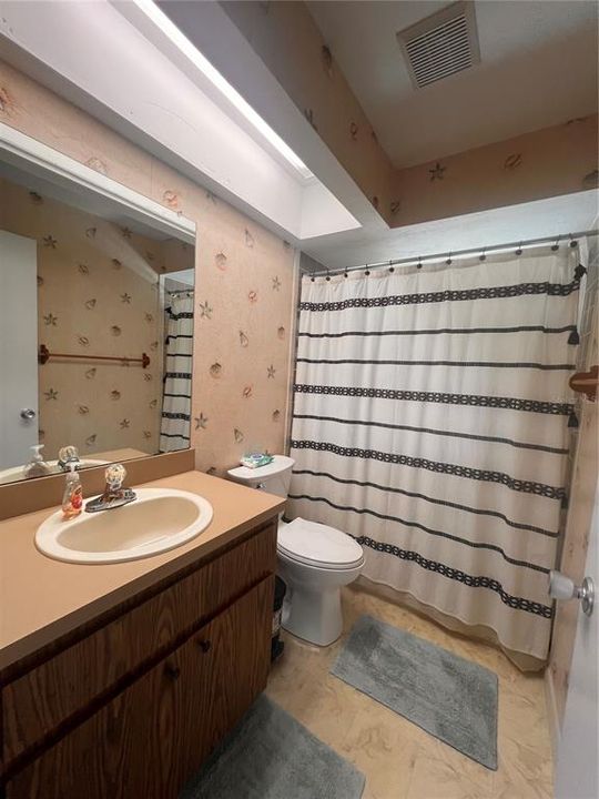Activo con contrato: $197,500 (2 camas, 1 baños, 1360 Pies cuadrados)