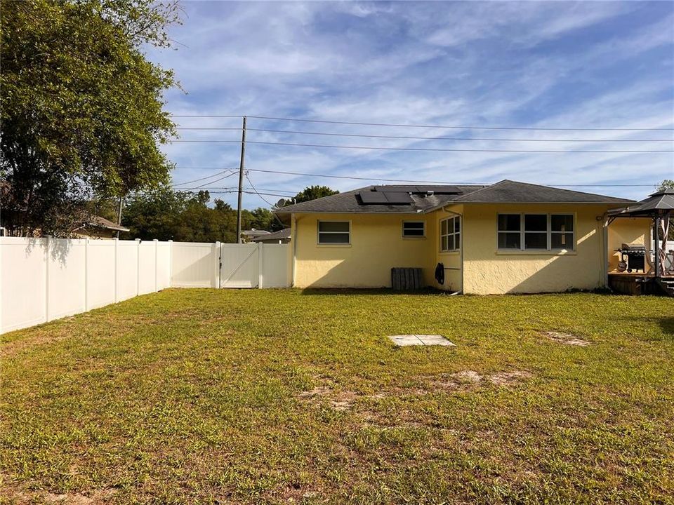 Activo con contrato: $197,500 (2 camas, 1 baños, 1360 Pies cuadrados)
