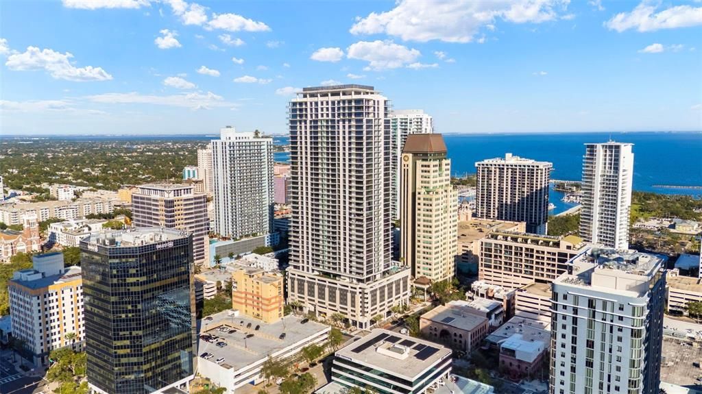 For Sale: $1,429,000 (2 beds, 2 baths, 1339 Square Feet)