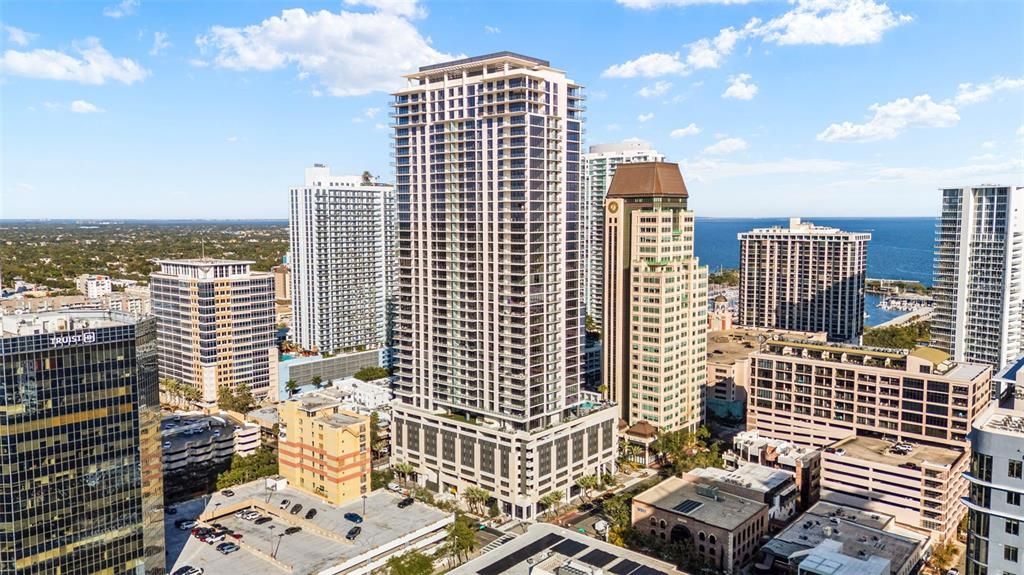 For Sale: $1,429,000 (2 beds, 2 baths, 1339 Square Feet)