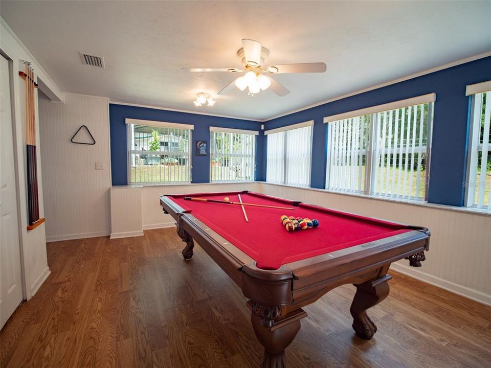 For Sale: $439,900 (4 beds, 2 baths, 1813 Square Feet)