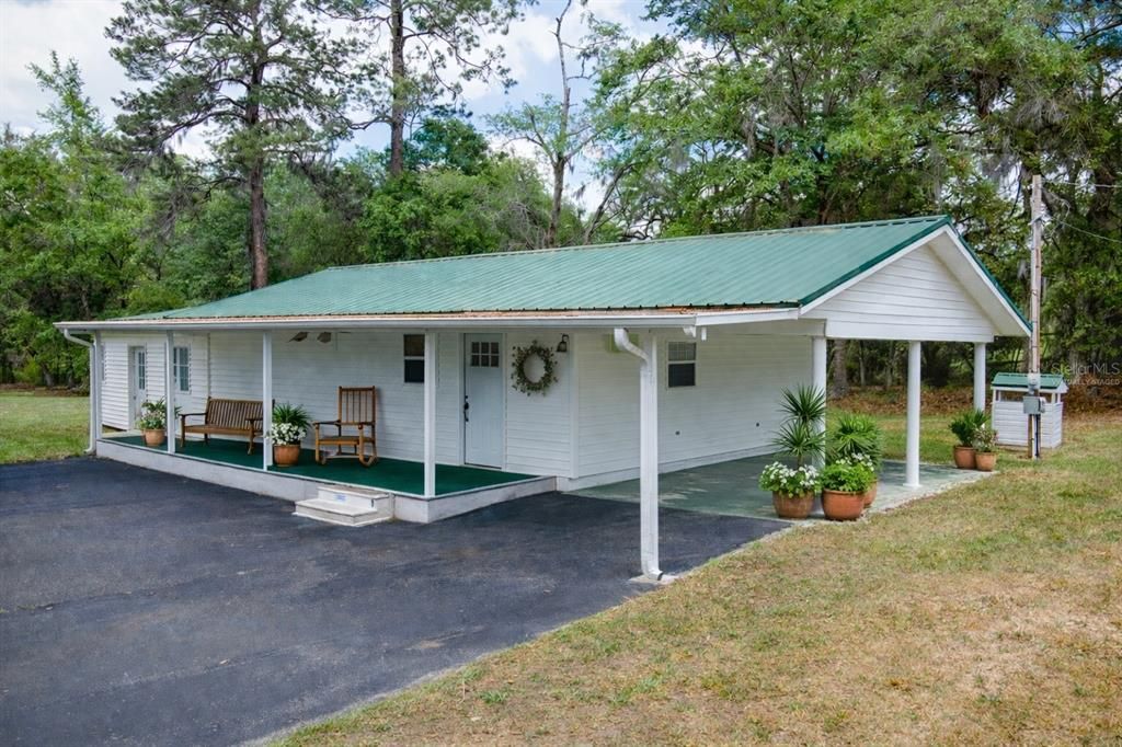 For Sale: $439,900 (4 beds, 2 baths, 1813 Square Feet)