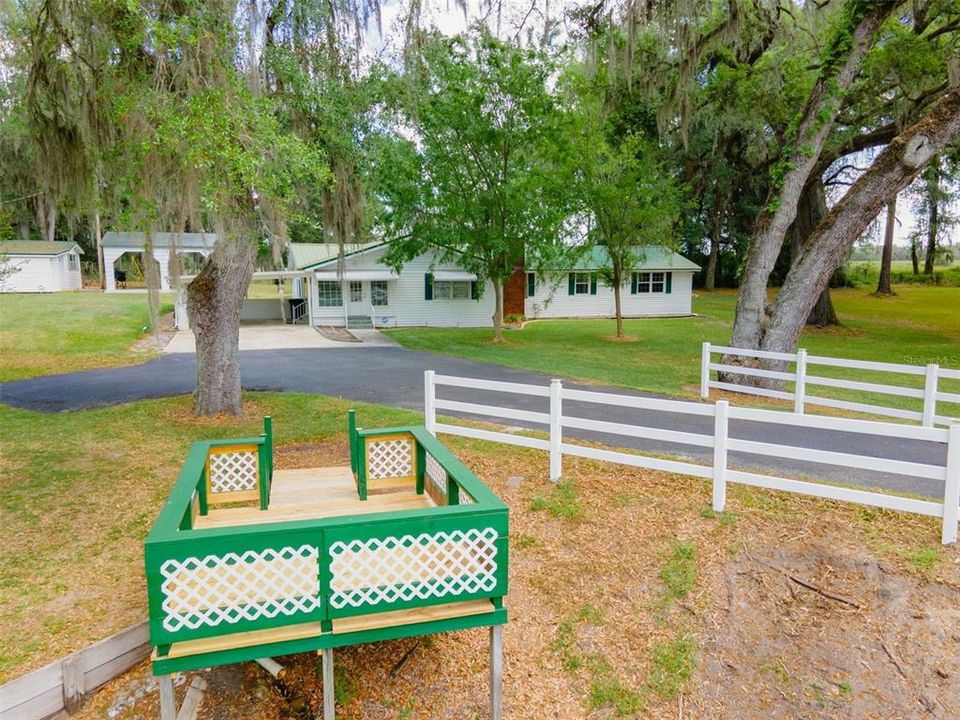 For Sale: $439,900 (4 beds, 2 baths, 1813 Square Feet)