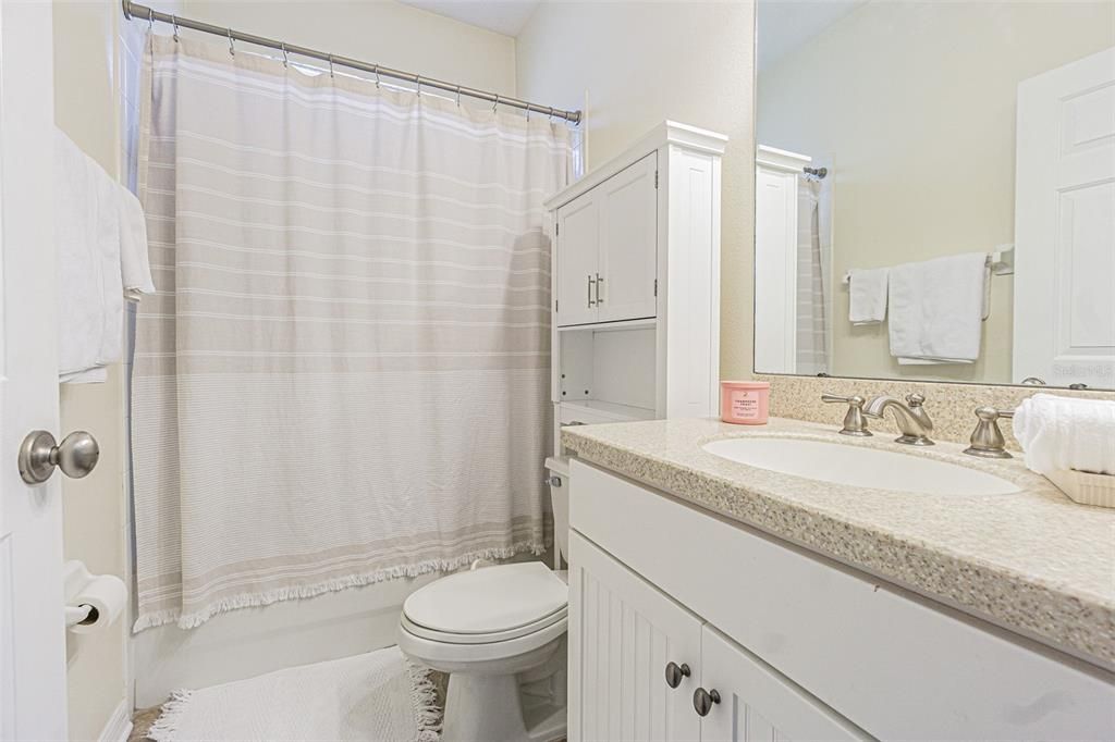 For Rent: $3,000 (4 beds, 3 baths, 2556 Square Feet)