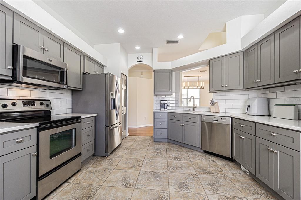 For Rent: $3,000 (4 beds, 3 baths, 2556 Square Feet)