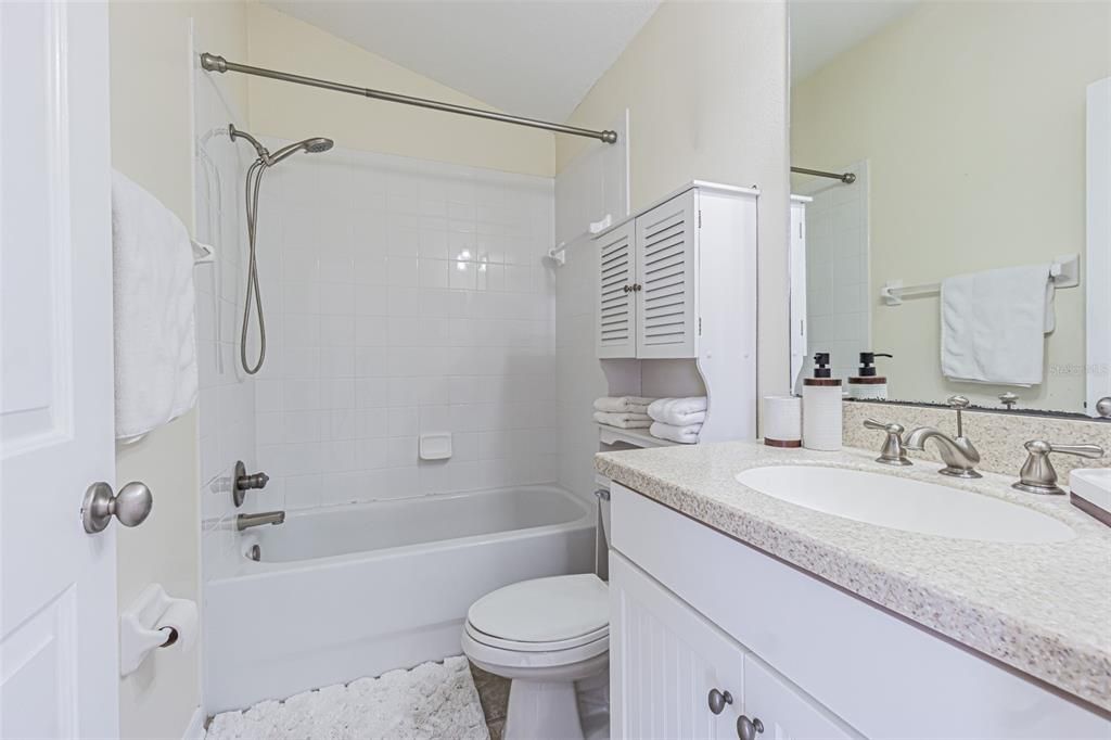 For Rent: $3,000 (4 beds, 3 baths, 2556 Square Feet)