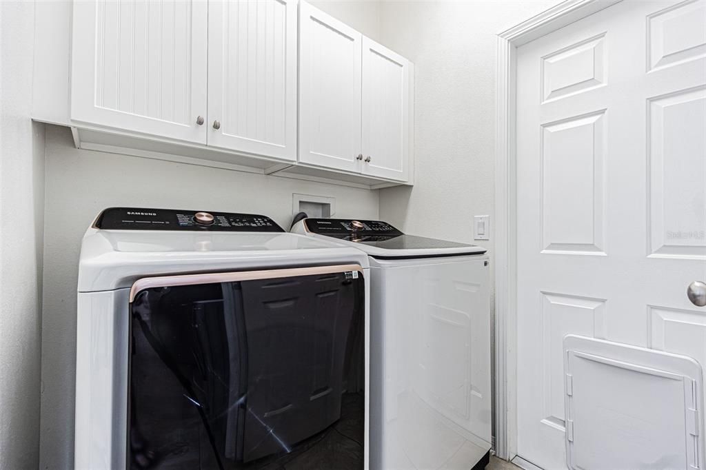 For Rent: $3,000 (4 beds, 3 baths, 2556 Square Feet)