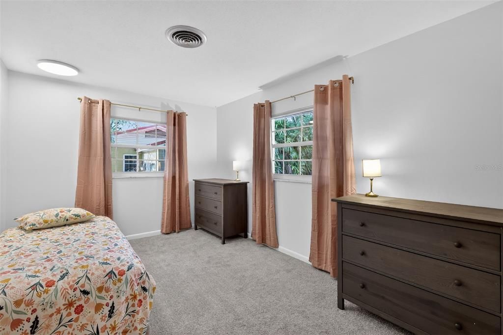 En Venta: $525,000 (4 camas, 2 baños, 2847 Pies cuadrados)