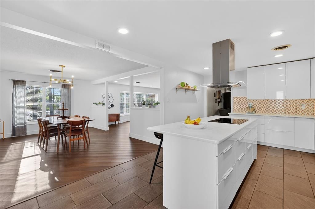 En Venta: $525,000 (4 camas, 2 baños, 2847 Pies cuadrados)