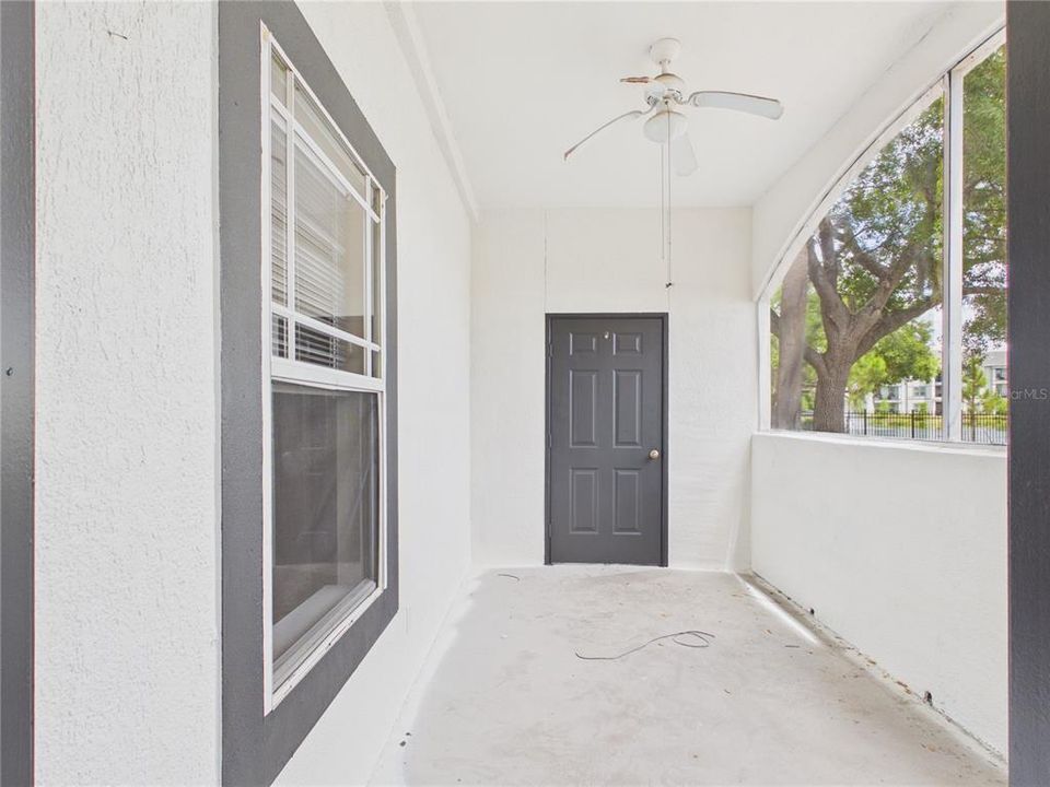 For Sale: $165,000 (2 beds, 2 baths, 1270 Square Feet)