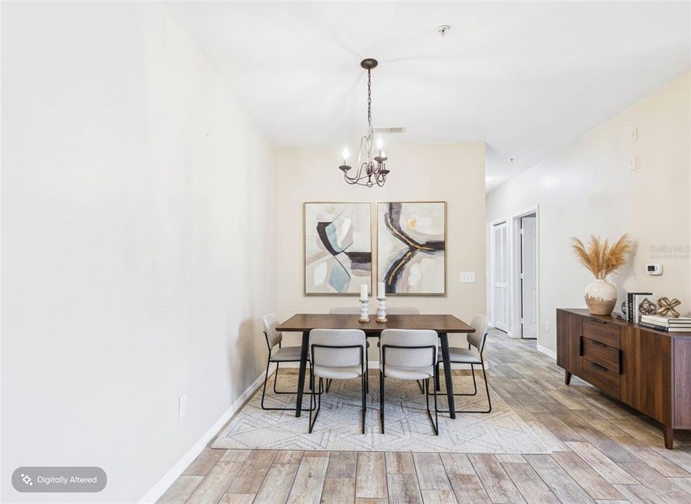 For Sale: $165,000 (2 beds, 2 baths, 1270 Square Feet)