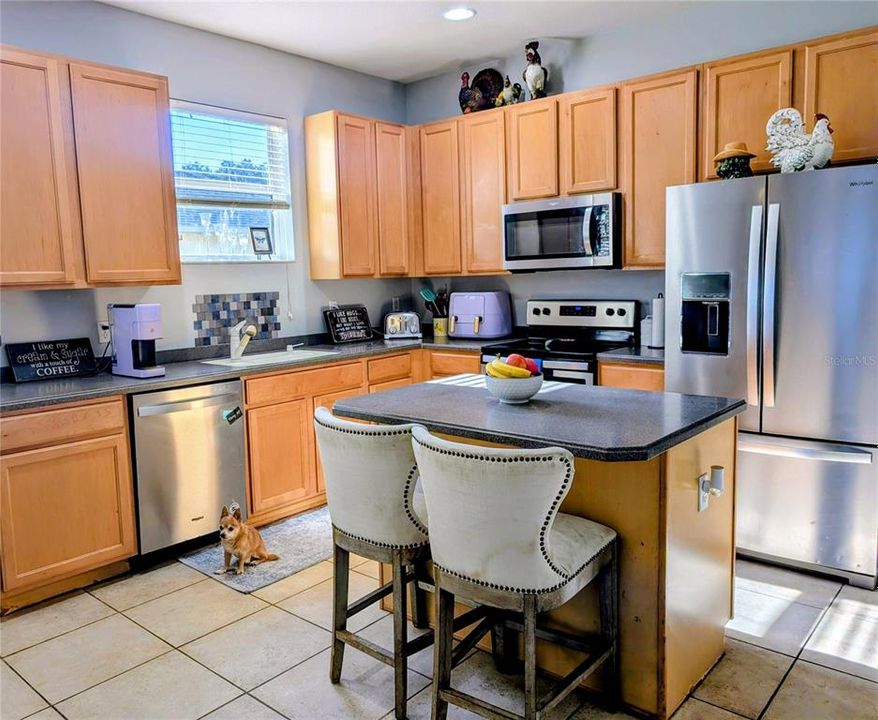 Active With Contract: $298,100 (3 beds, 2 baths, 1631 Square Feet)