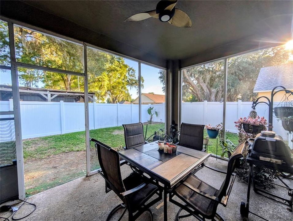 Active With Contract: $298,100 (3 beds, 2 baths, 1631 Square Feet)