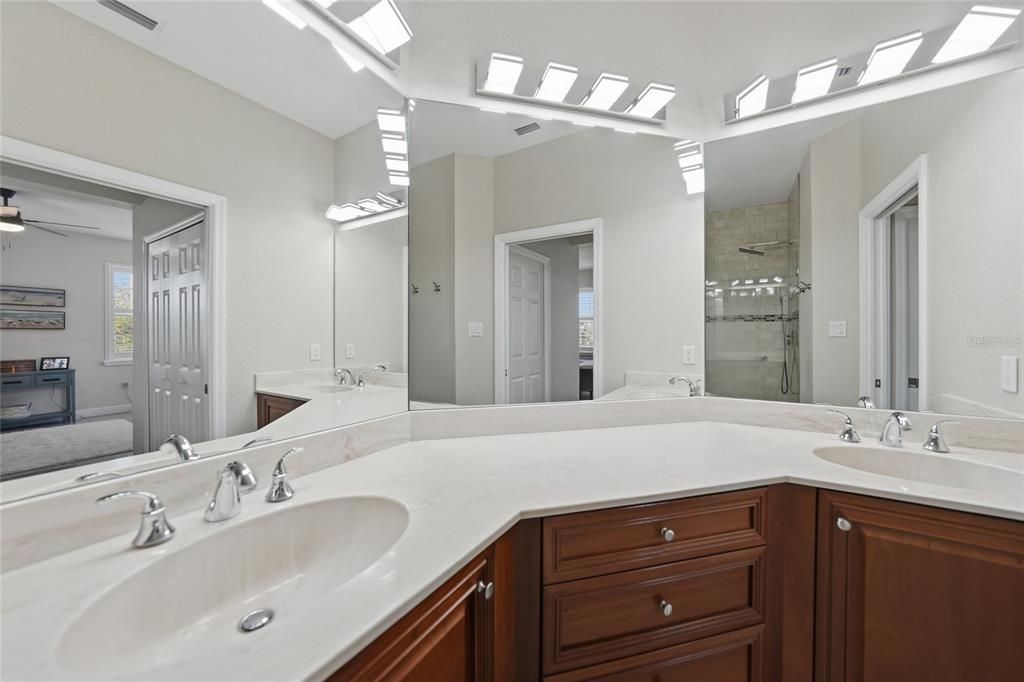 For Sale: $245,000 (3 beds, 2 baths, 1644 Square Feet)