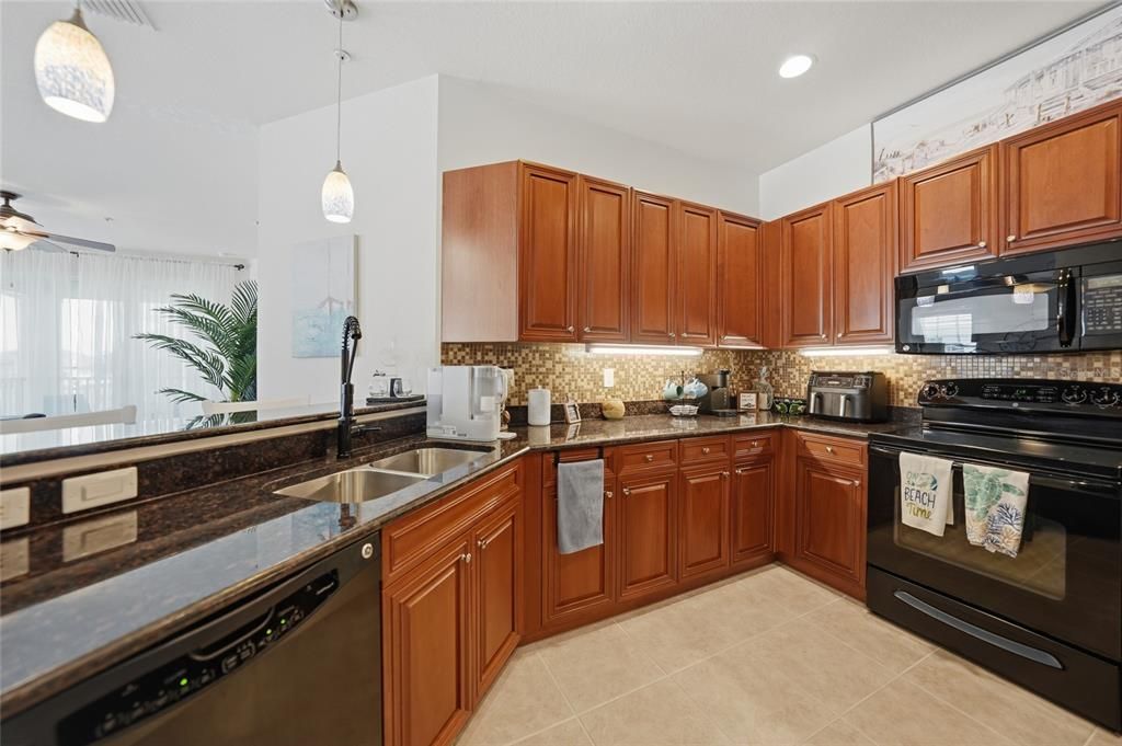 For Sale: $245,000 (3 beds, 2 baths, 1644 Square Feet)
