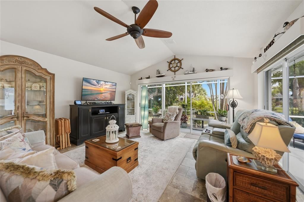 For Sale: $525,000 (4 beds, 3 baths, 2916 Square Feet)