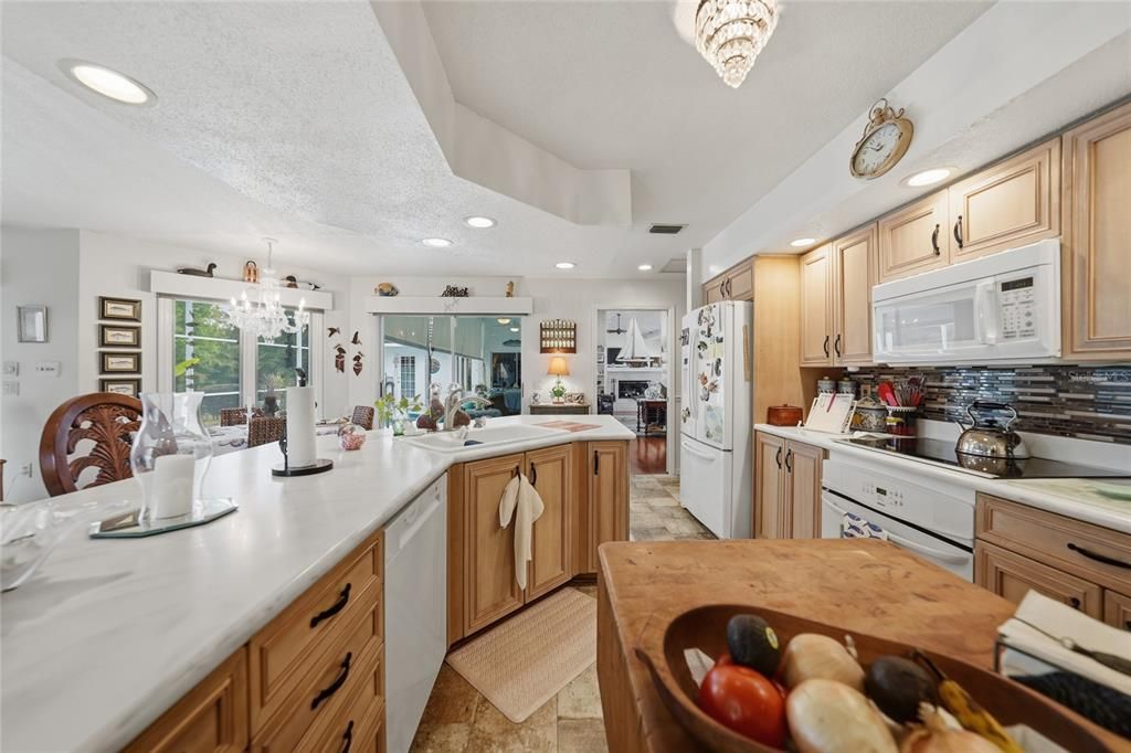 For Sale: $525,000 (4 beds, 3 baths, 2916 Square Feet)