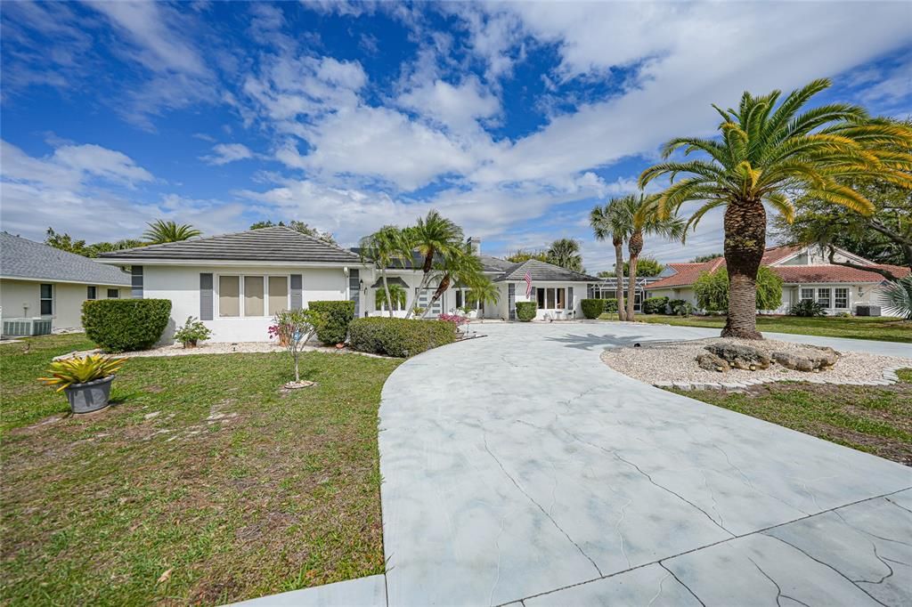 For Sale: $525,000 (4 beds, 3 baths, 2916 Square Feet)