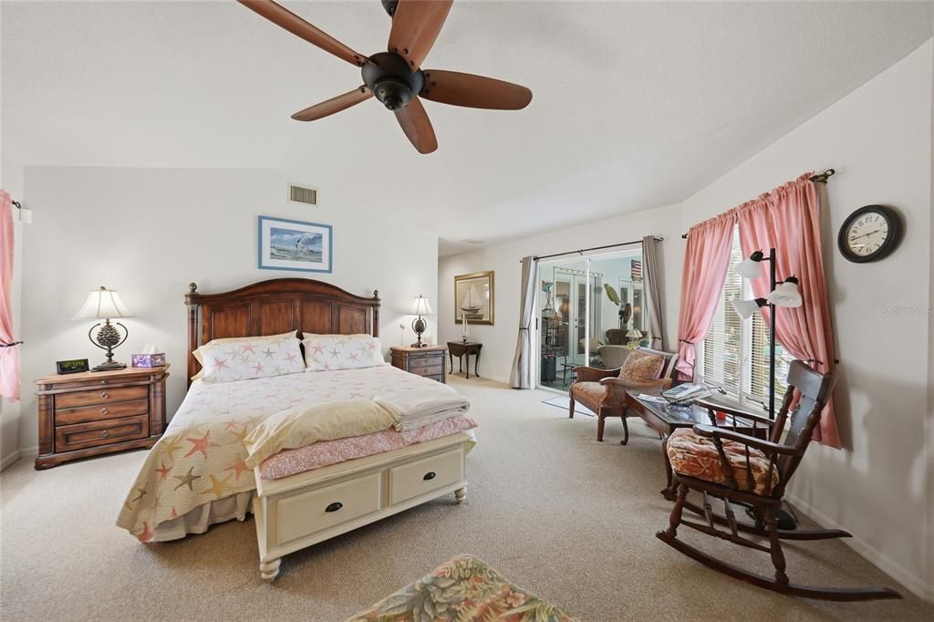 For Sale: $525,000 (4 beds, 3 baths, 2916 Square Feet)