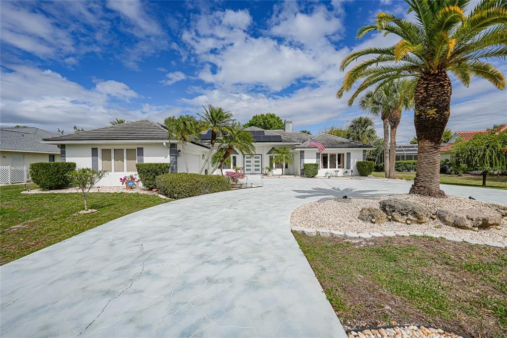 For Sale: $525,000 (4 beds, 3 baths, 2916 Square Feet)