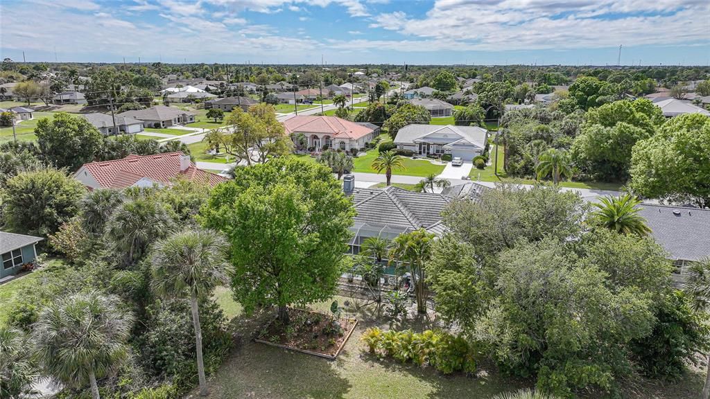 For Sale: $525,000 (4 beds, 3 baths, 2916 Square Feet)