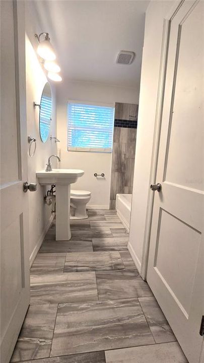 На продажу: $239,000 (2 спален, 1 ванн, 841 Квадратных фут)