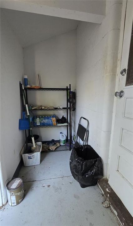 На продажу: $239,000 (2 спален, 1 ванн, 841 Квадратных фут)