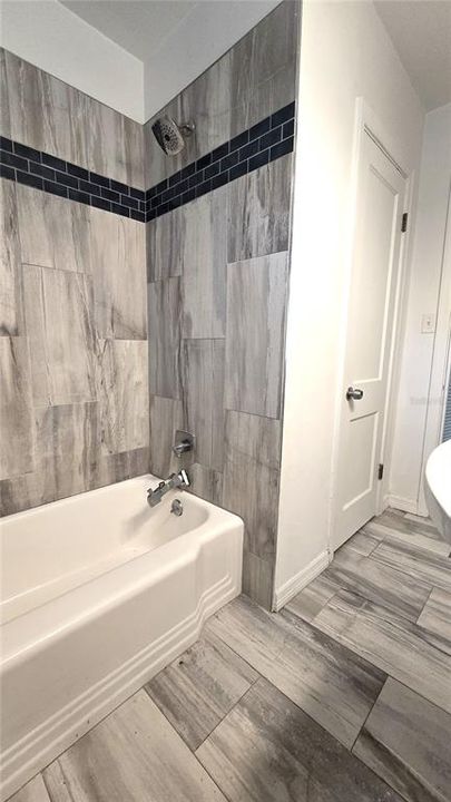 На продажу: $239,000 (2 спален, 1 ванн, 841 Квадратных фут)