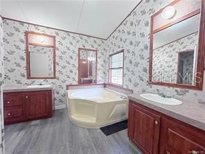 На продажу: $197,700 (3 спален, 2 ванн, 1792 Квадратных фут)