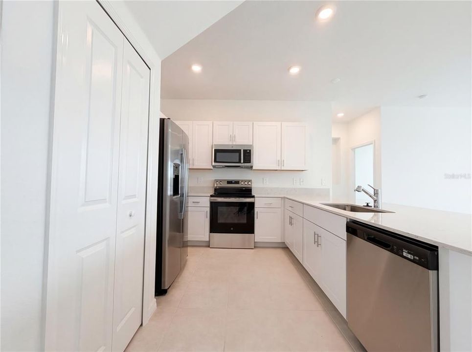 Active With Contract: $286,000 (4 beds, 2 baths, 2150 Square Feet)