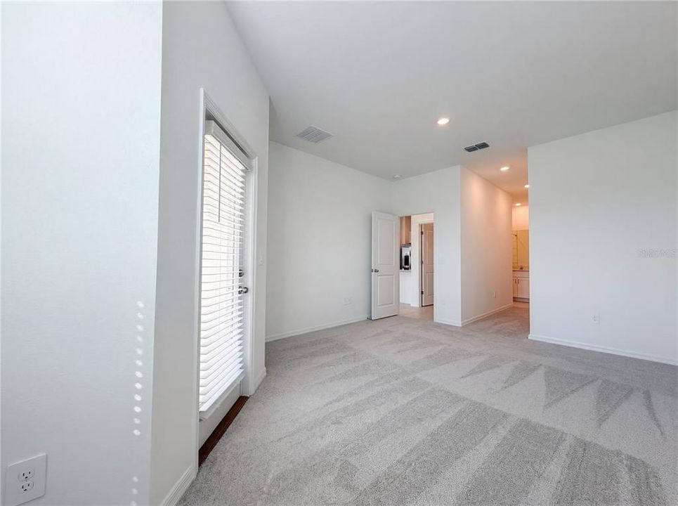 Active With Contract: $286,000 (4 beds, 2 baths, 2150 Square Feet)