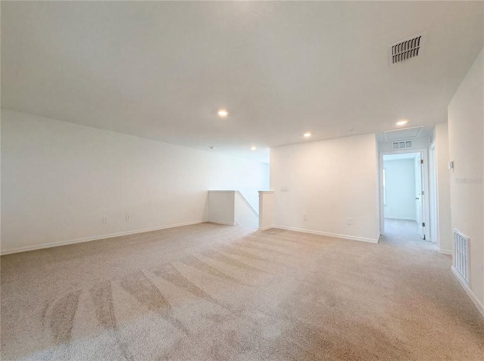 Active With Contract: $286,000 (4 beds, 2 baths, 2150 Square Feet)