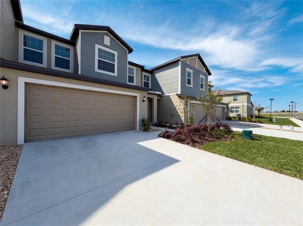Active With Contract: $286,000 (4 beds, 2 baths, 2150 Square Feet)