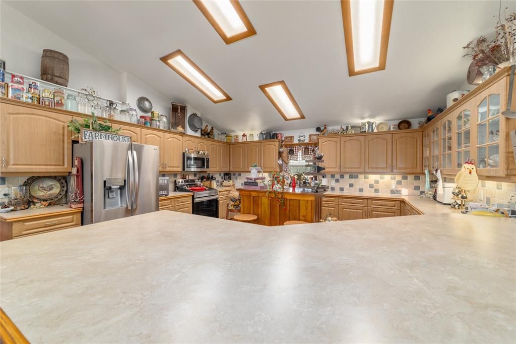 На продажу: $2,699,900 (4 спален, 3 ванн, 3713 Квадратных фут)