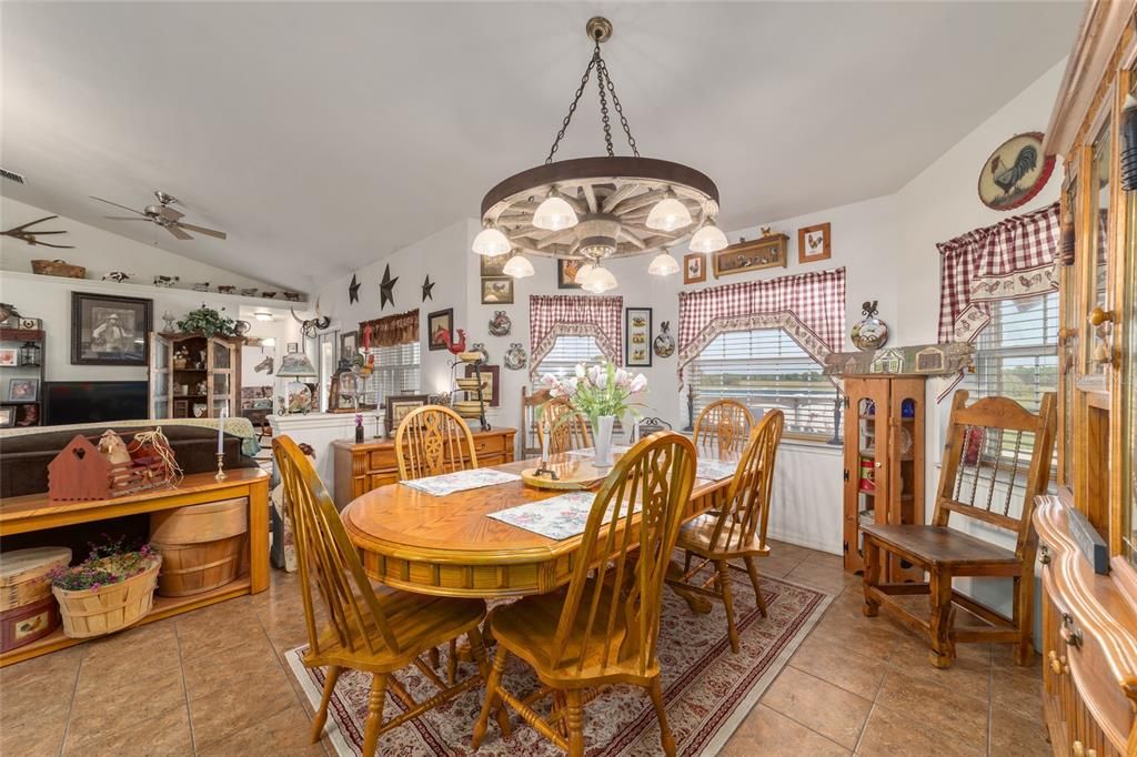 На продажу: $2,699,900 (4 спален, 3 ванн, 3713 Квадратных фут)