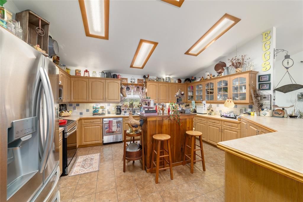 На продажу: $2,699,900 (4 спален, 3 ванн, 3713 Квадратных фут)
