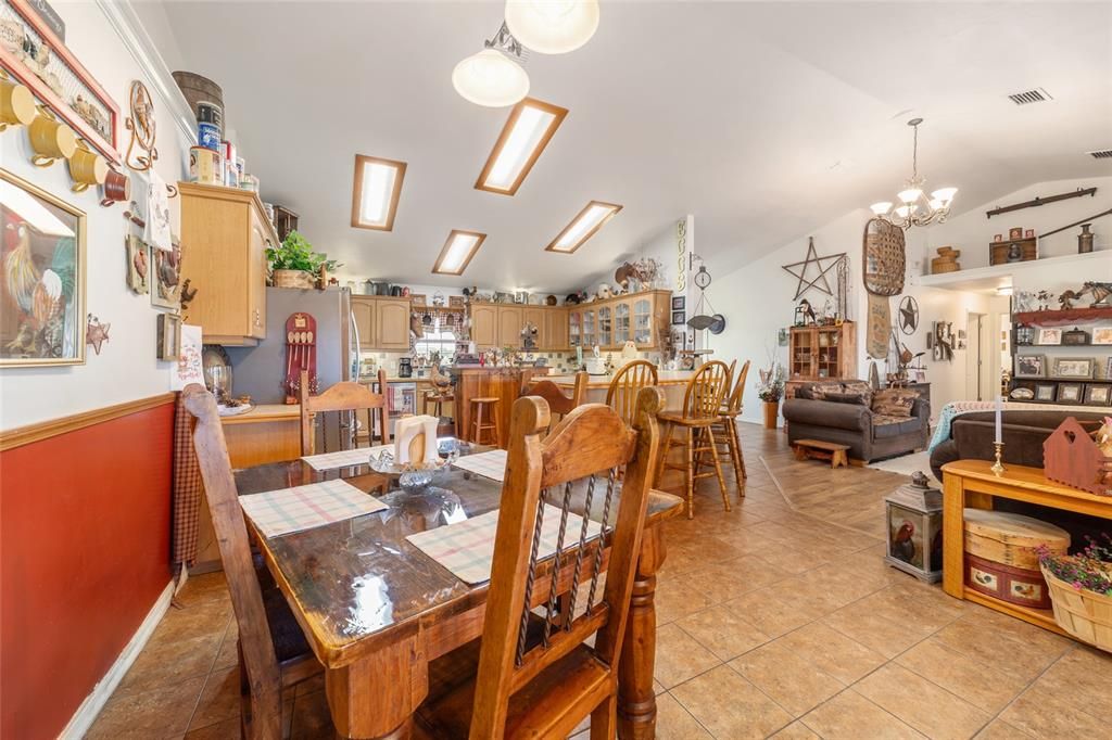 На продажу: $2,699,900 (4 спален, 3 ванн, 3713 Квадратных фут)