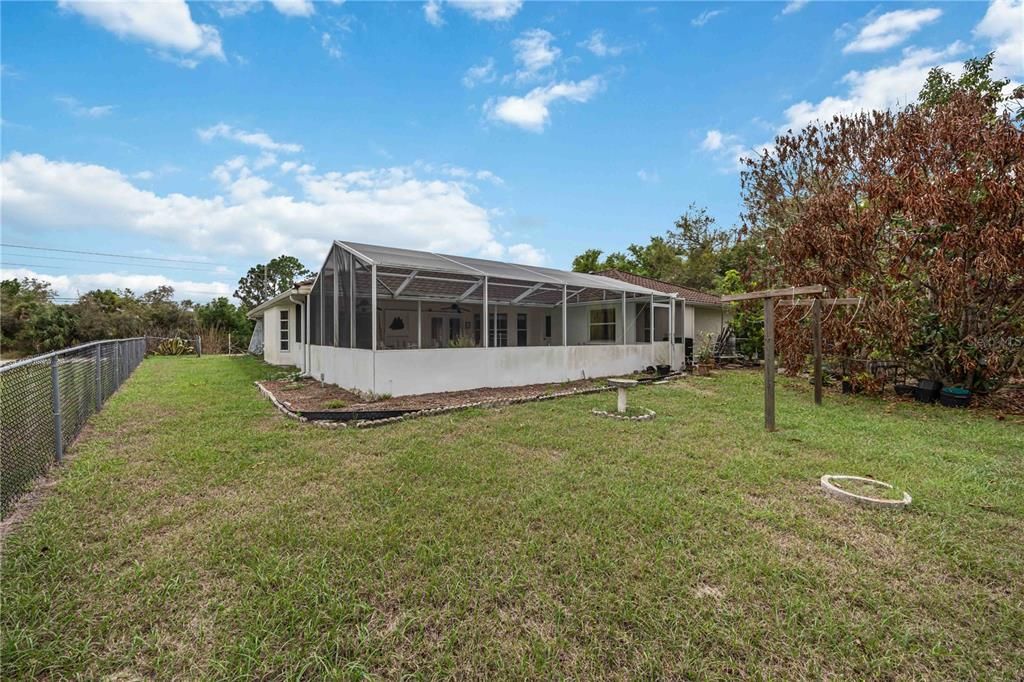 Activo con contrato: $350,000 (3 camas, 2 baños, 2050 Pies cuadrados)