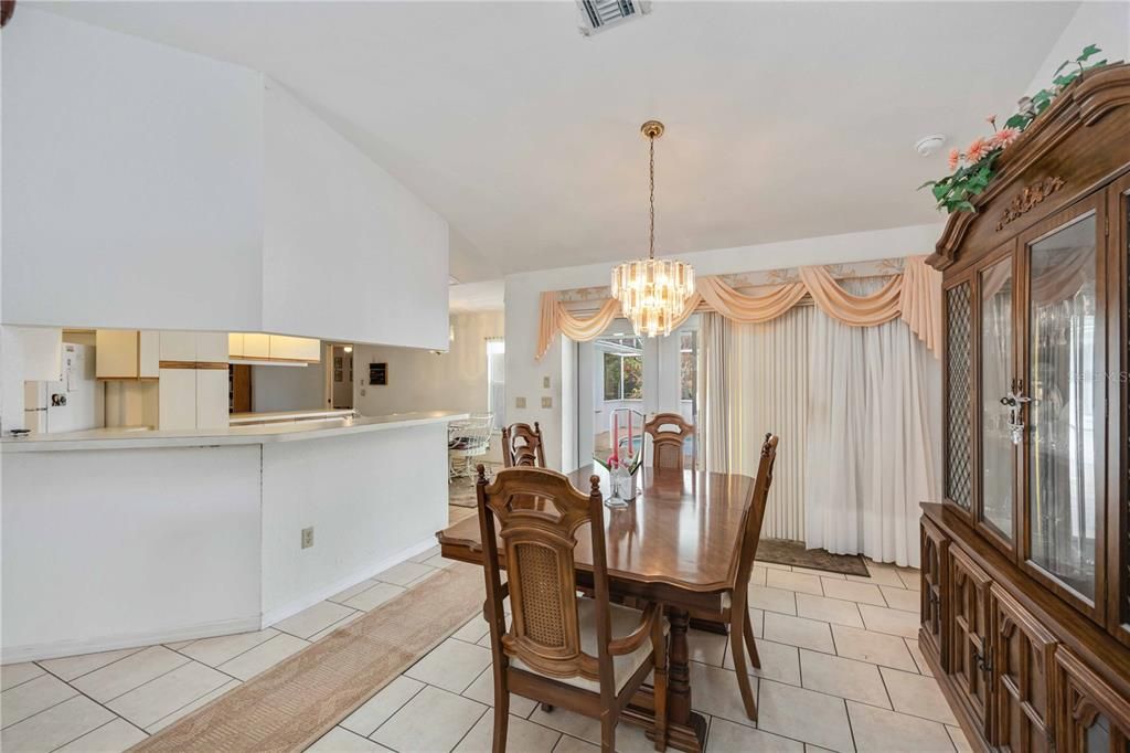 Activo con contrato: $350,000 (3 camas, 2 baños, 2050 Pies cuadrados)